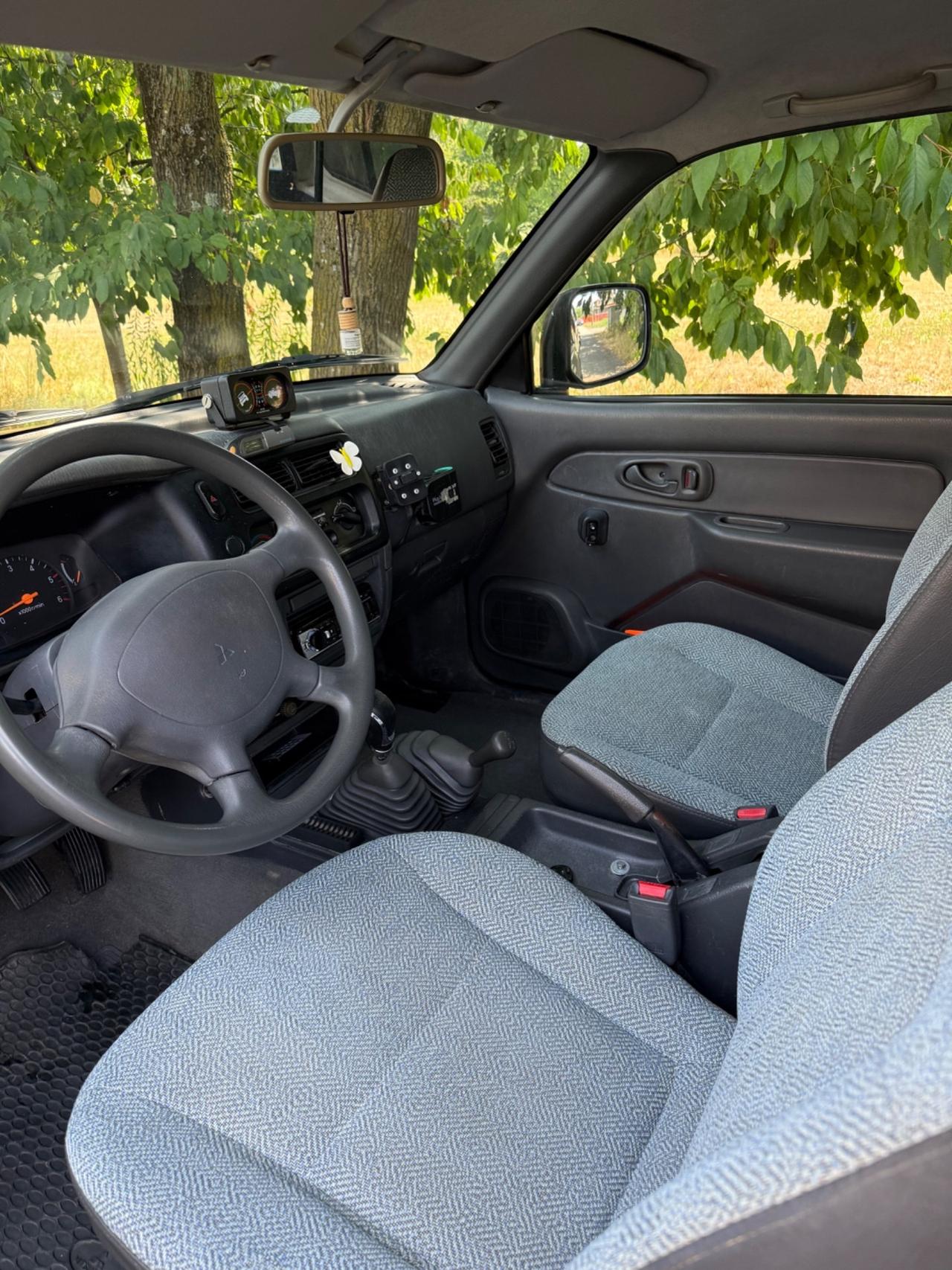 Mitsubishi L200 2.5 diesel 2WD Single Cab Pup. GL