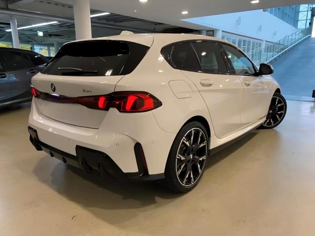 BMW 120 i M-Sport Sommer19'' PANO H/K Ad-M-Fahrw *AUTO SU ORDINAZIONE*