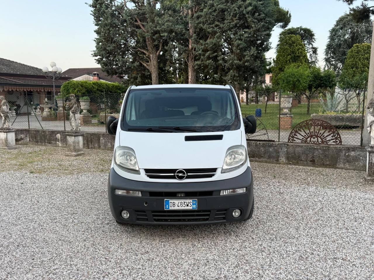Opel Vivaro 27 2.0i 16V PC-TN Furgone