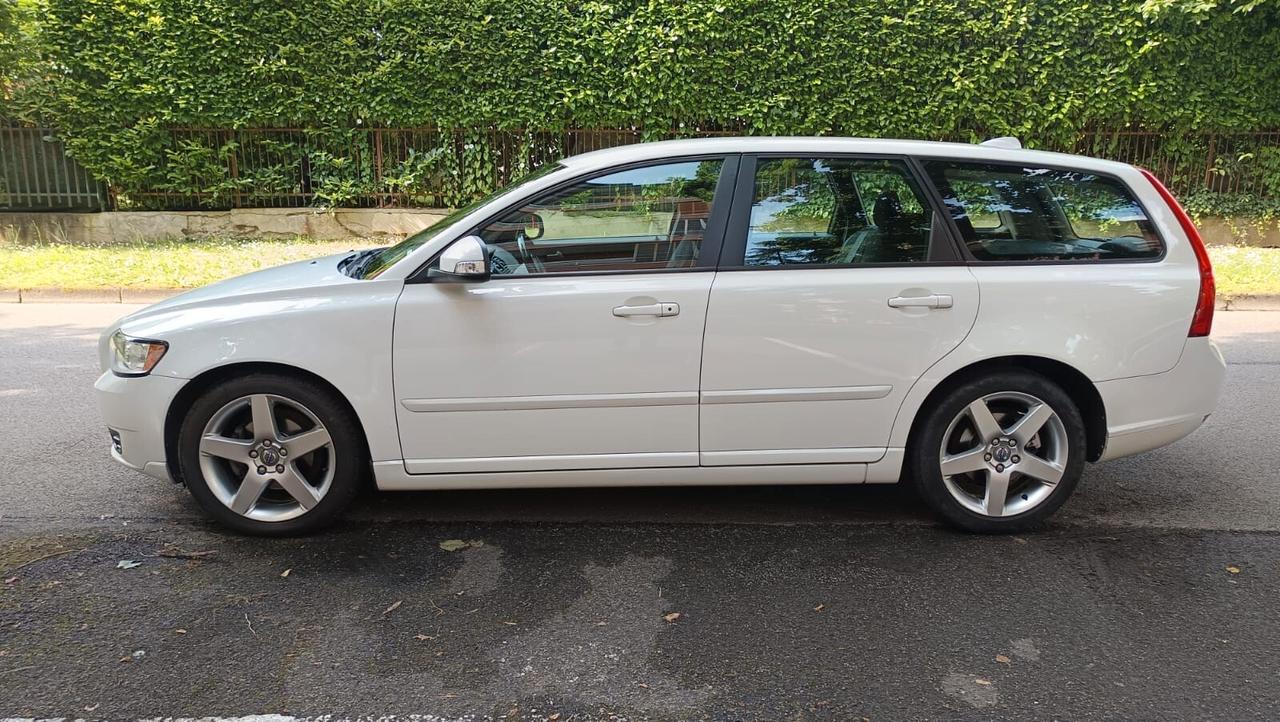 Volvo V50 D4 Geartronic R-design