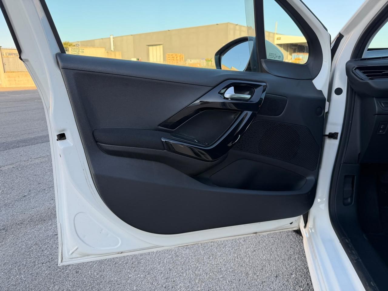 Peugeot 208 87000 KM GARANZIA 12 MESI