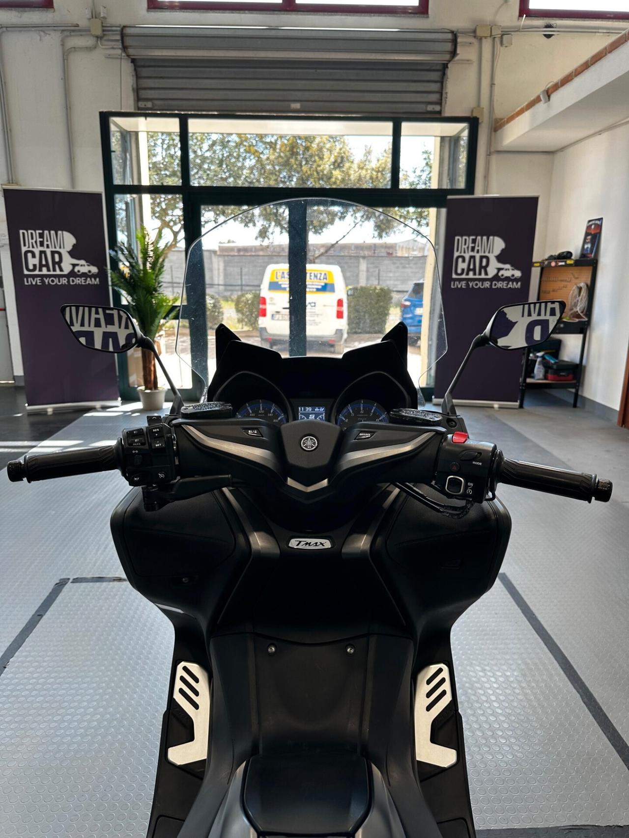 Yamaha T Max 560