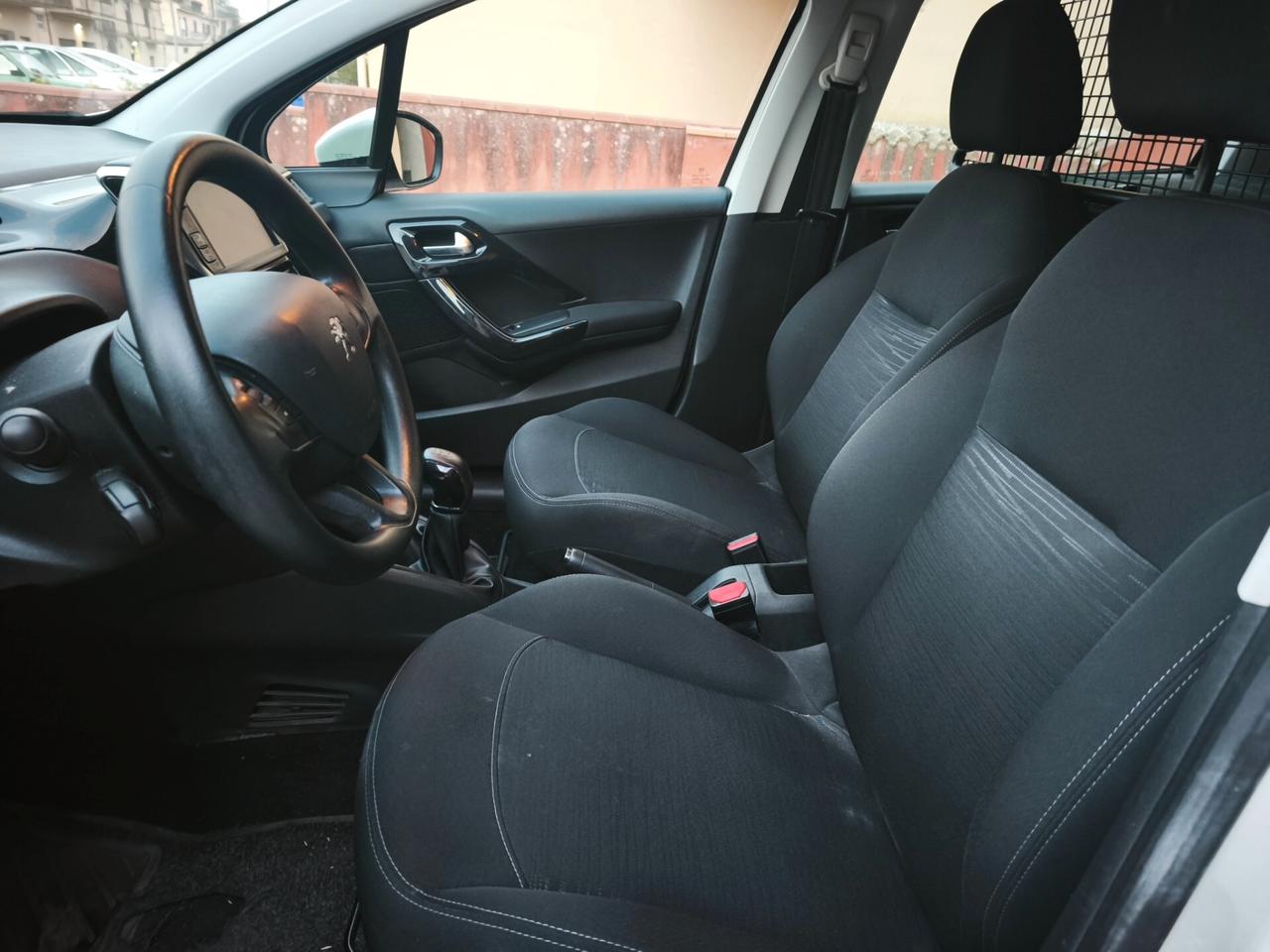Peugeot 208 HDi 100 CV Van IVA Esposta