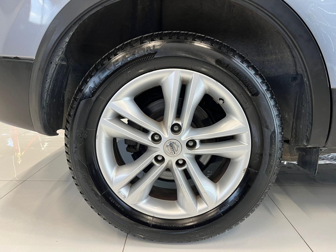 Nissan Qashqai 2.0 dCi DPF Tekna 7 POSTI TETTO