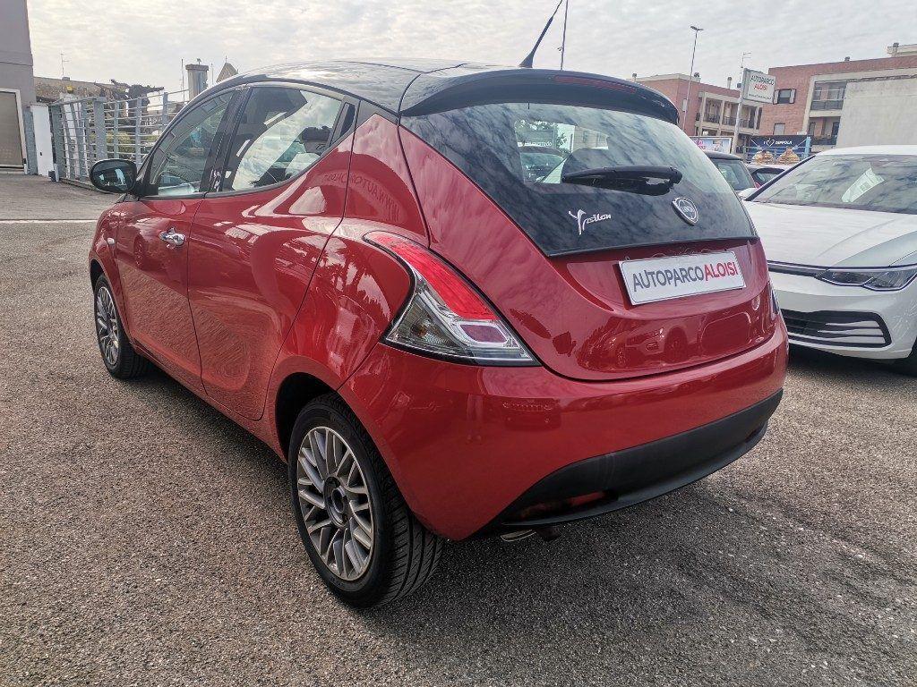 Lancia Ypsilon 1.2 69 CV 5 porte S&S Black&Red