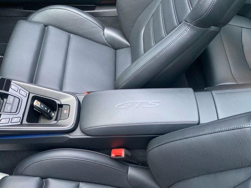 Porsche 911 911 Targa 4 GTS 541 CV (992.2)