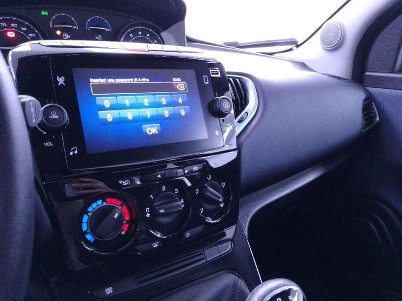 Lancia Ypsilon 1.0 firefly hybrid Platino s&s 70cv