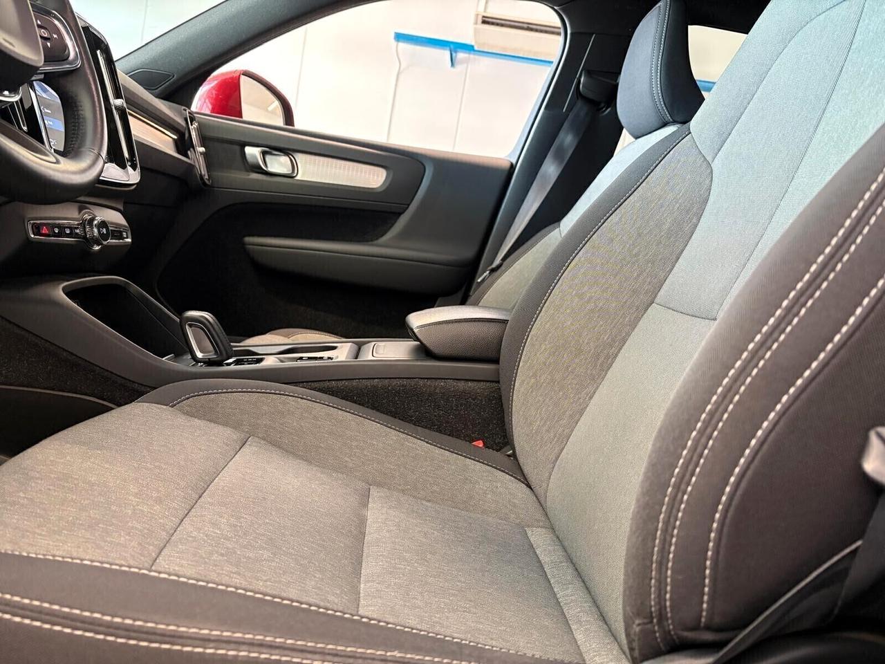 Volvo XC40 MOMENTUM PRO D3 Geartronic UNICO PR.