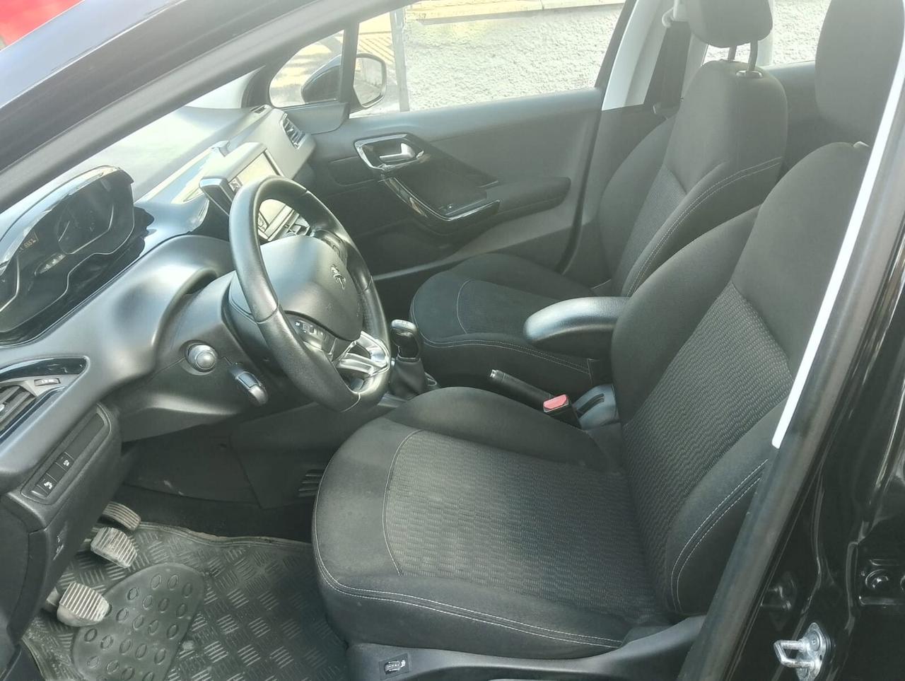 Peugeot 208 PureTech 82 5 porte Allure