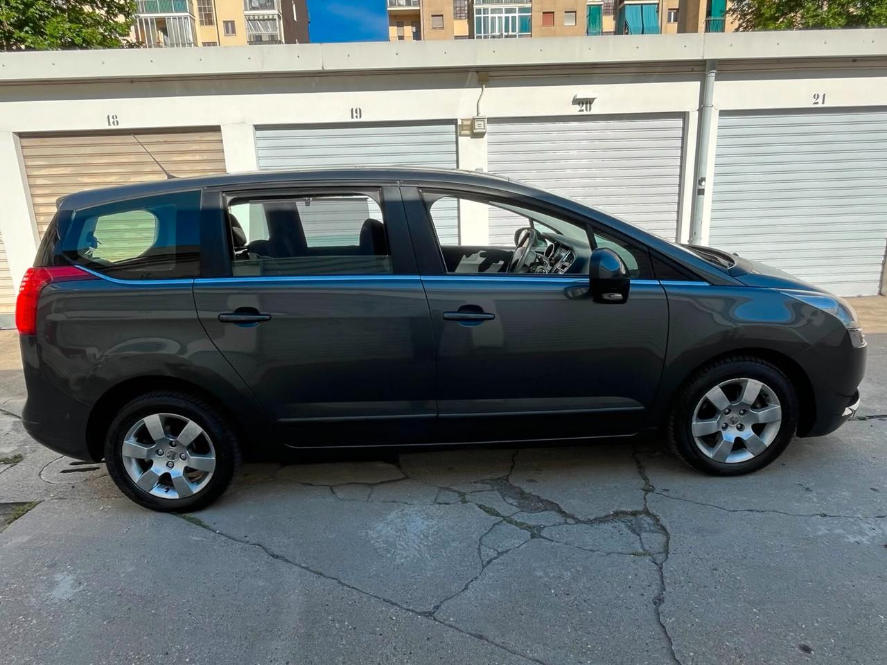 Peugeot 5008 1.6 VTi 120CV Tecno 7 POSTI