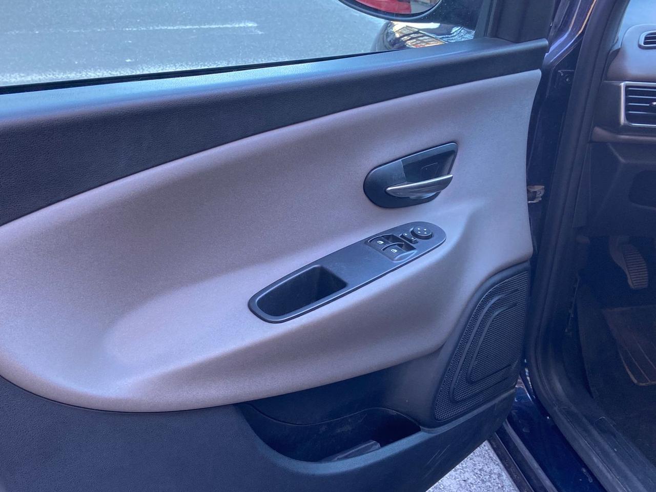 Lancia Ypsilon Opening Edition 1.2 LPG #10193