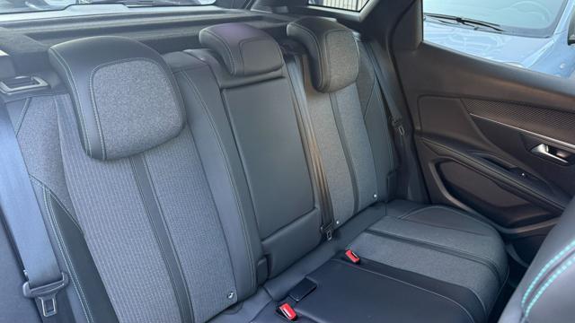 PEUGEOT 3008 HYBRID 136CV e-DCS6 ALLURE PACK*CARPLAY*C.L.18
