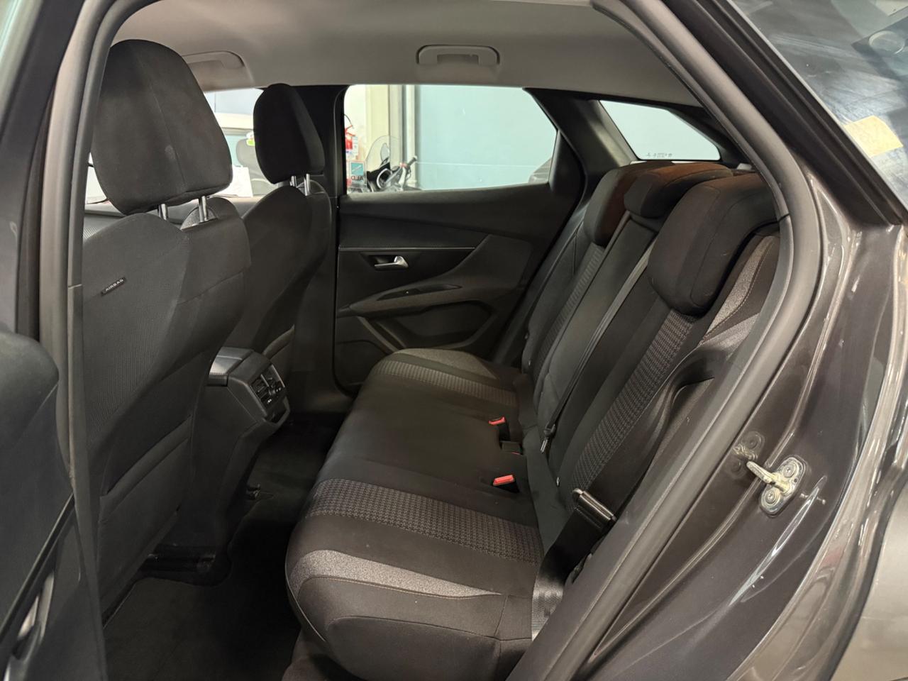 Peugeot 3008 BlueHDi 130 S&S EAT8 Allure (N1)