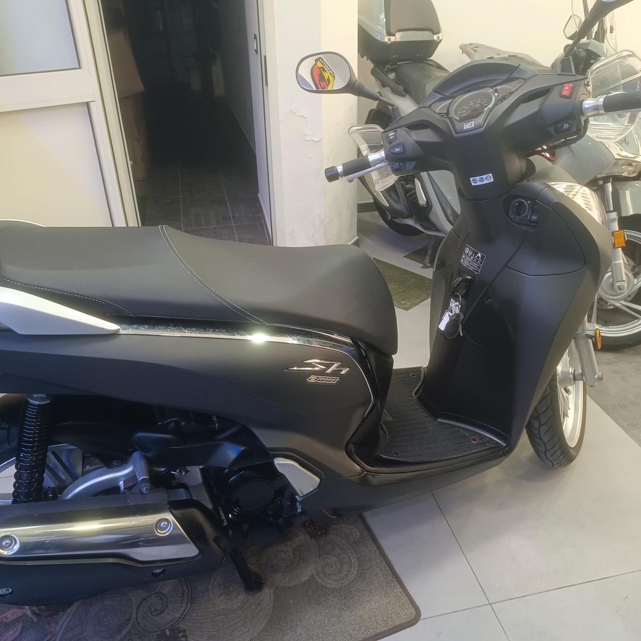 Honda SH 300 i Led abs