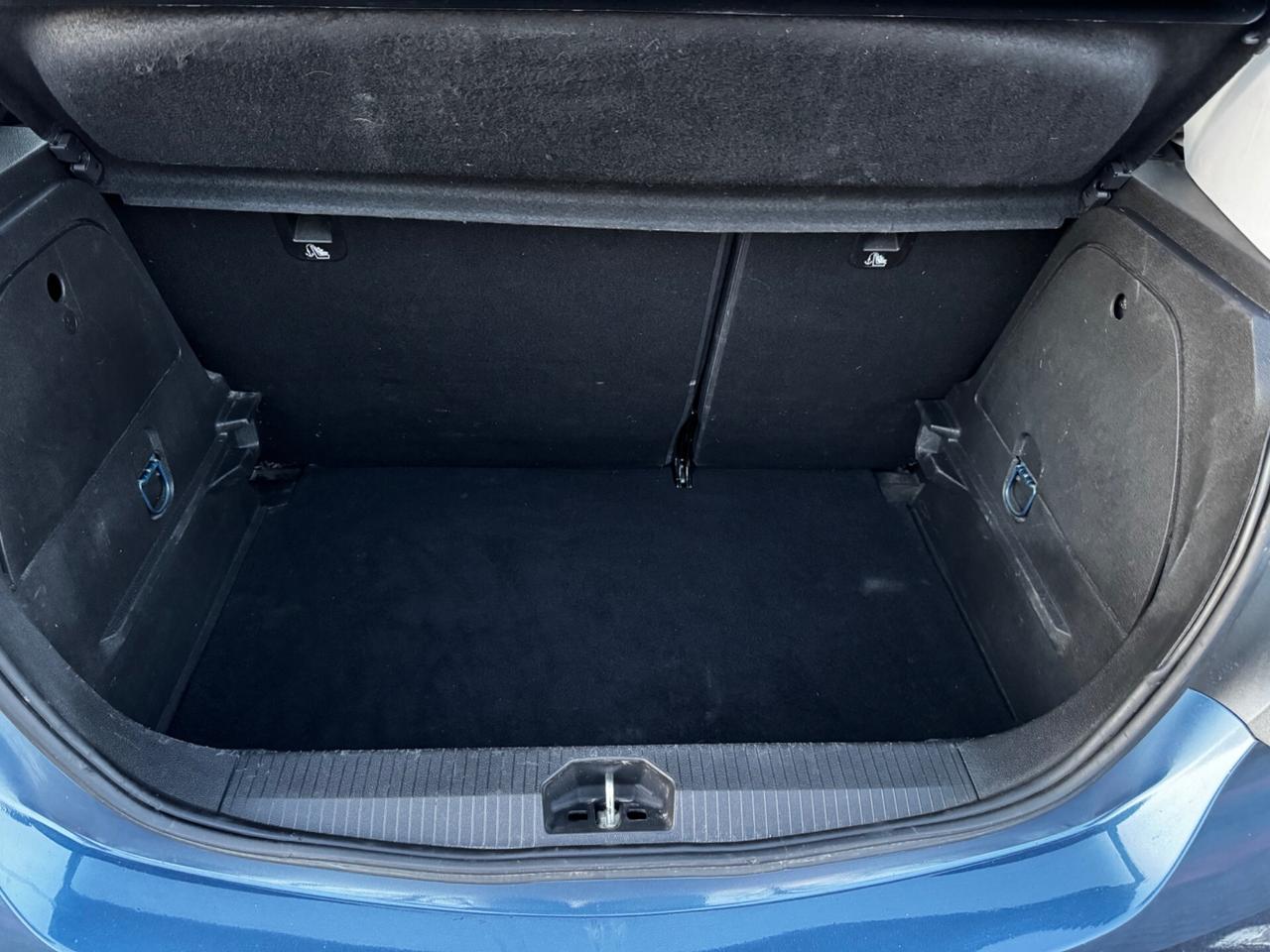 Opel Corsa 1.4 90CV GPL Tech 5 porte b-Color