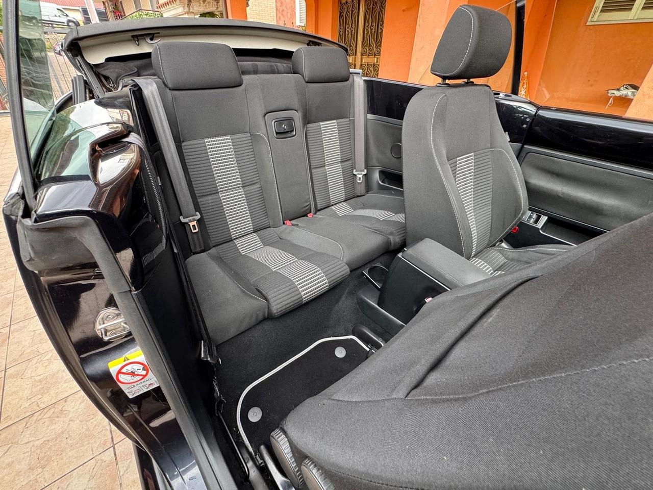 Volkswagen New Beetle 1.9 TDI 105CV Cabrio Lim. Red Edt.