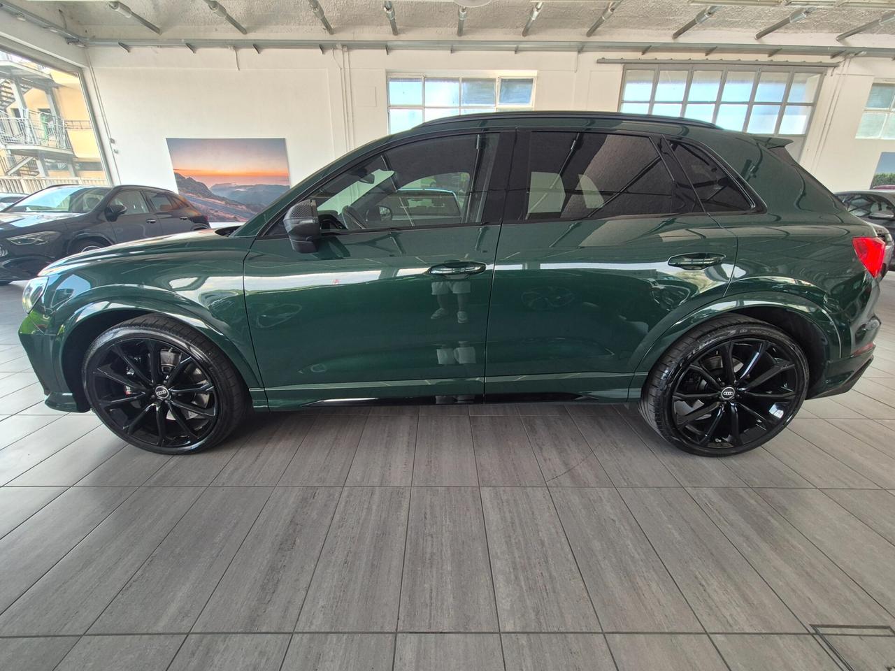 Audi Q3 RS quattro S tronic 2023 - FULL SERVICED