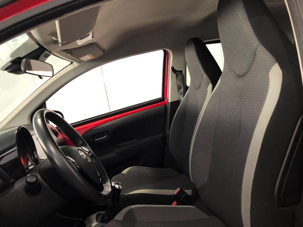 Toyota Aygo 5 Porte 1.0 VVT-i x-play