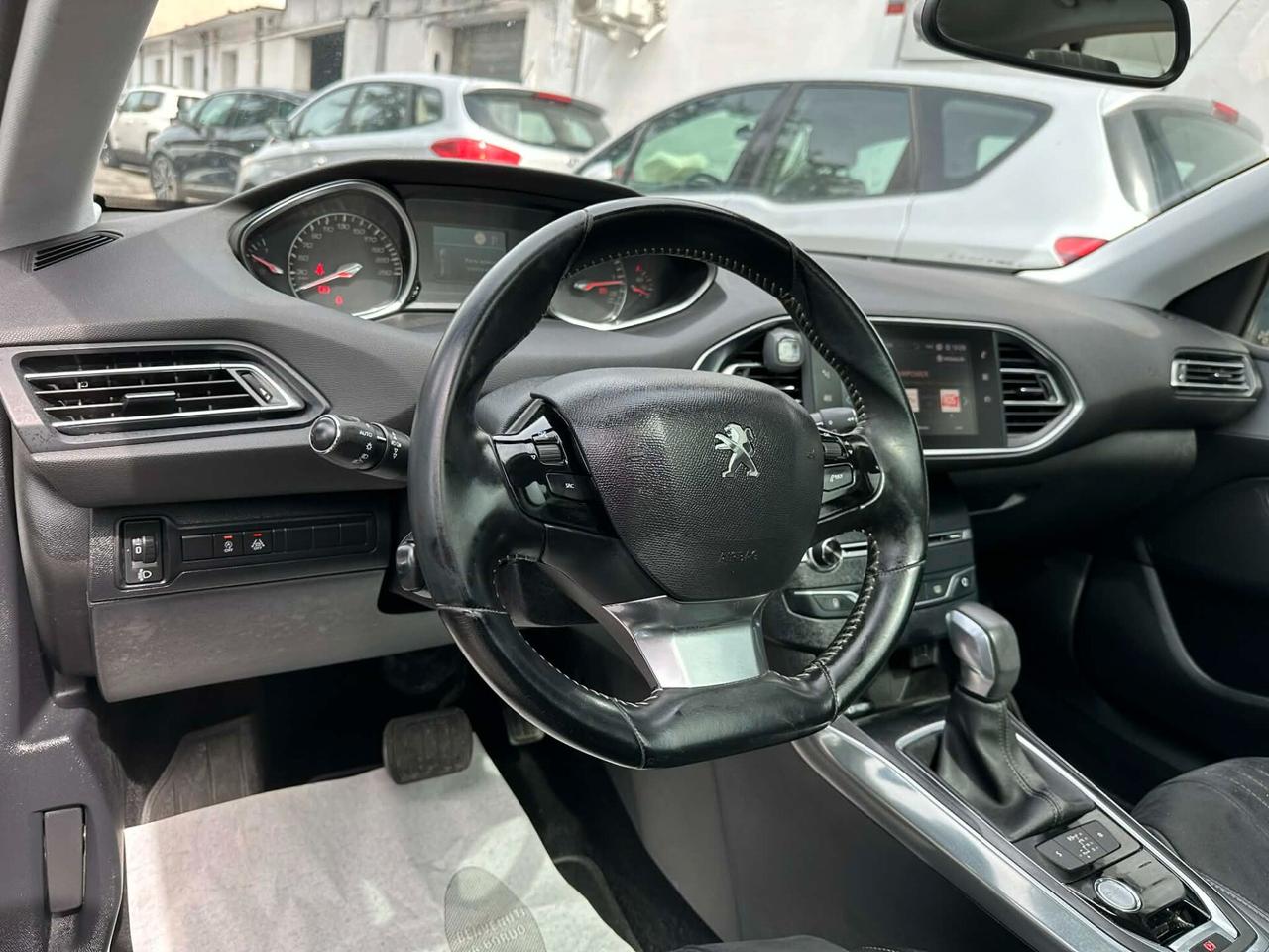 Peugeot 308 BlueHDi 120 S&S EAT6 Allure