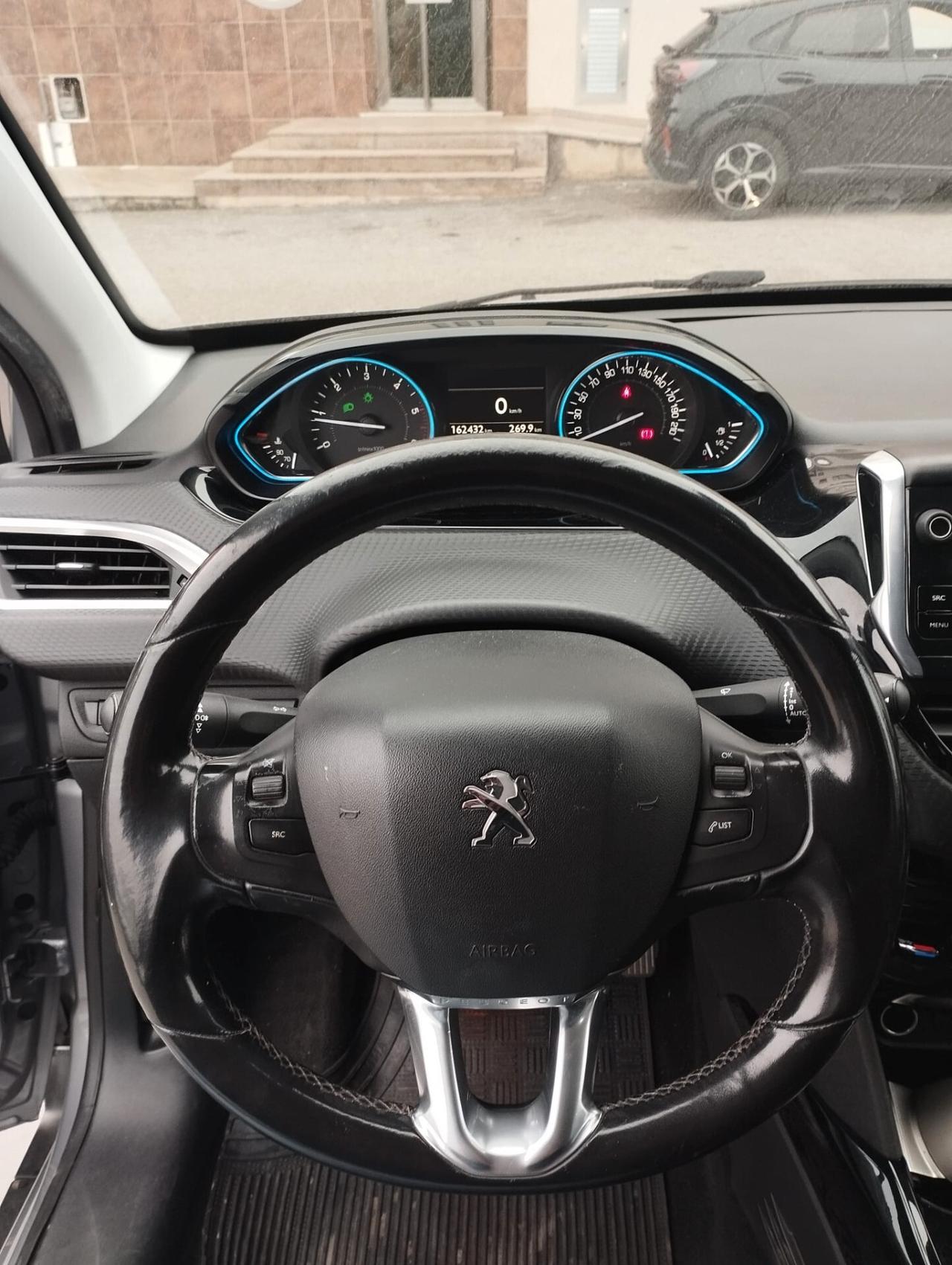Peugeot 2008 BlueHDi 100 Allure