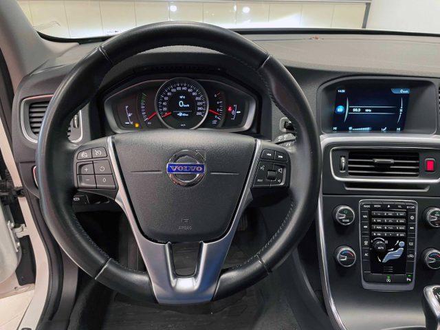 VOLVO V60 2.0 D2 MOMENTUM