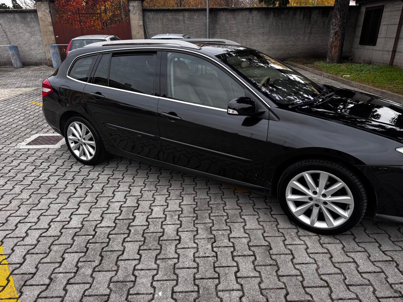 Renault Laguna 2.0 dCi 150CV SporTour Automatica