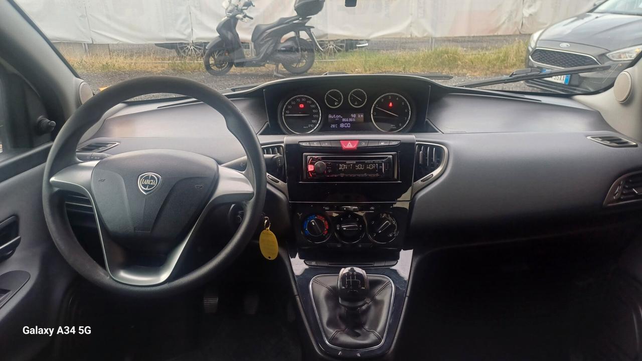 Lancia Ypsilon 1.2 69 CV 5 porte Elefantino