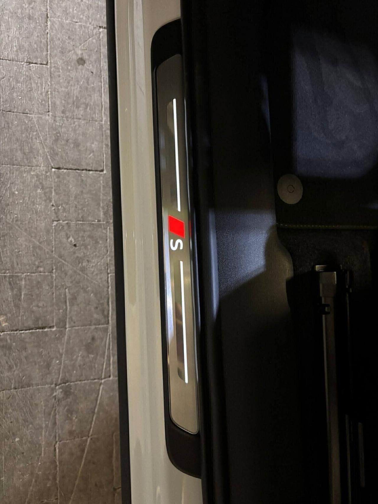 Audi Q3 35 TDI S tronic line edition/''''ì