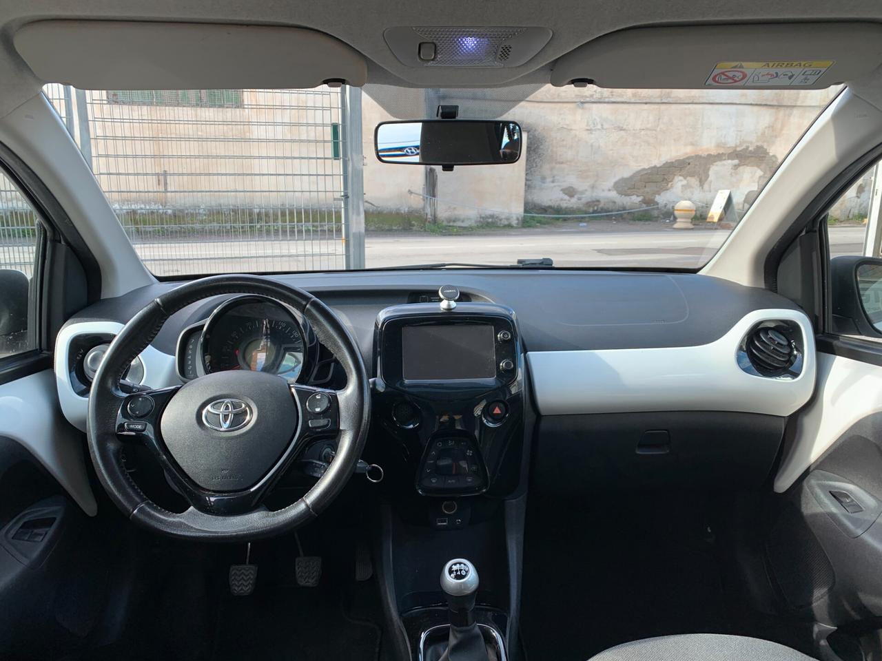 Toyota Aygo 1.0B 69 CV 5P X-PLAY