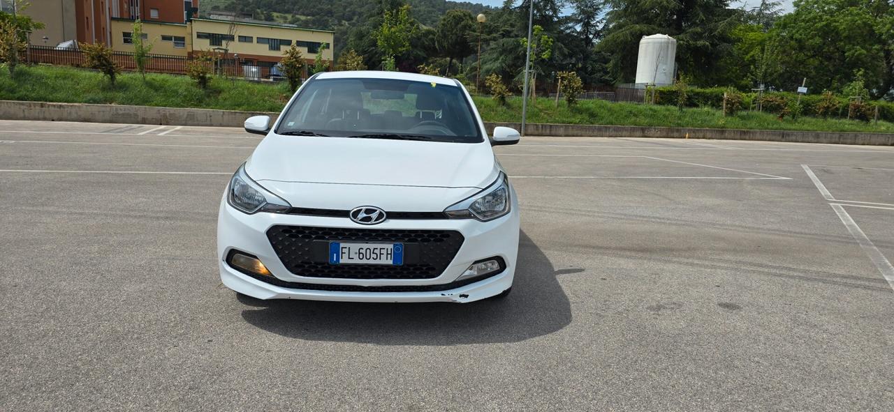 Hyundai i20 1.2 5 porte Econext Blackline