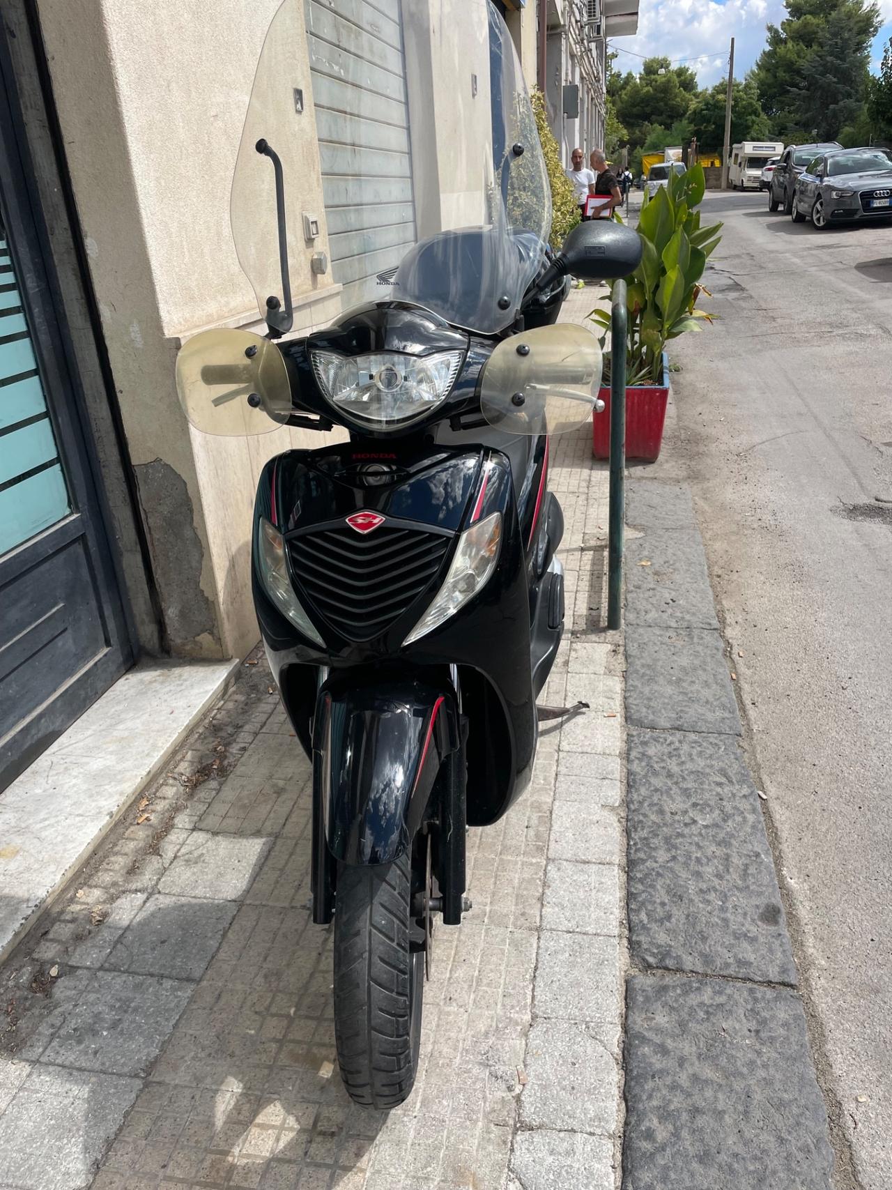 Honda SH 125 Sport