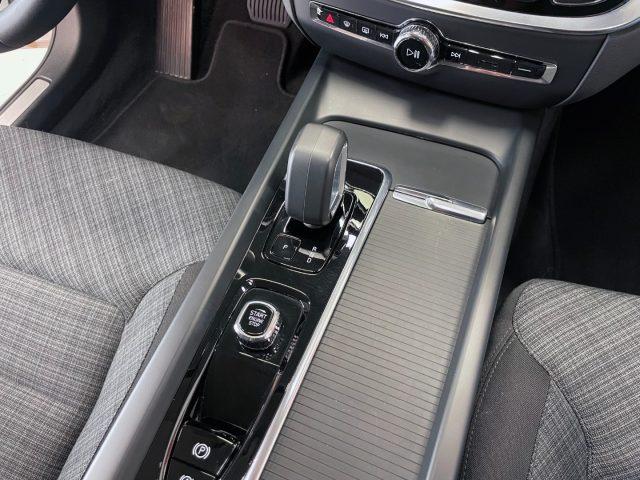 VOLVO V60 2.0 B4 CORE AUTO