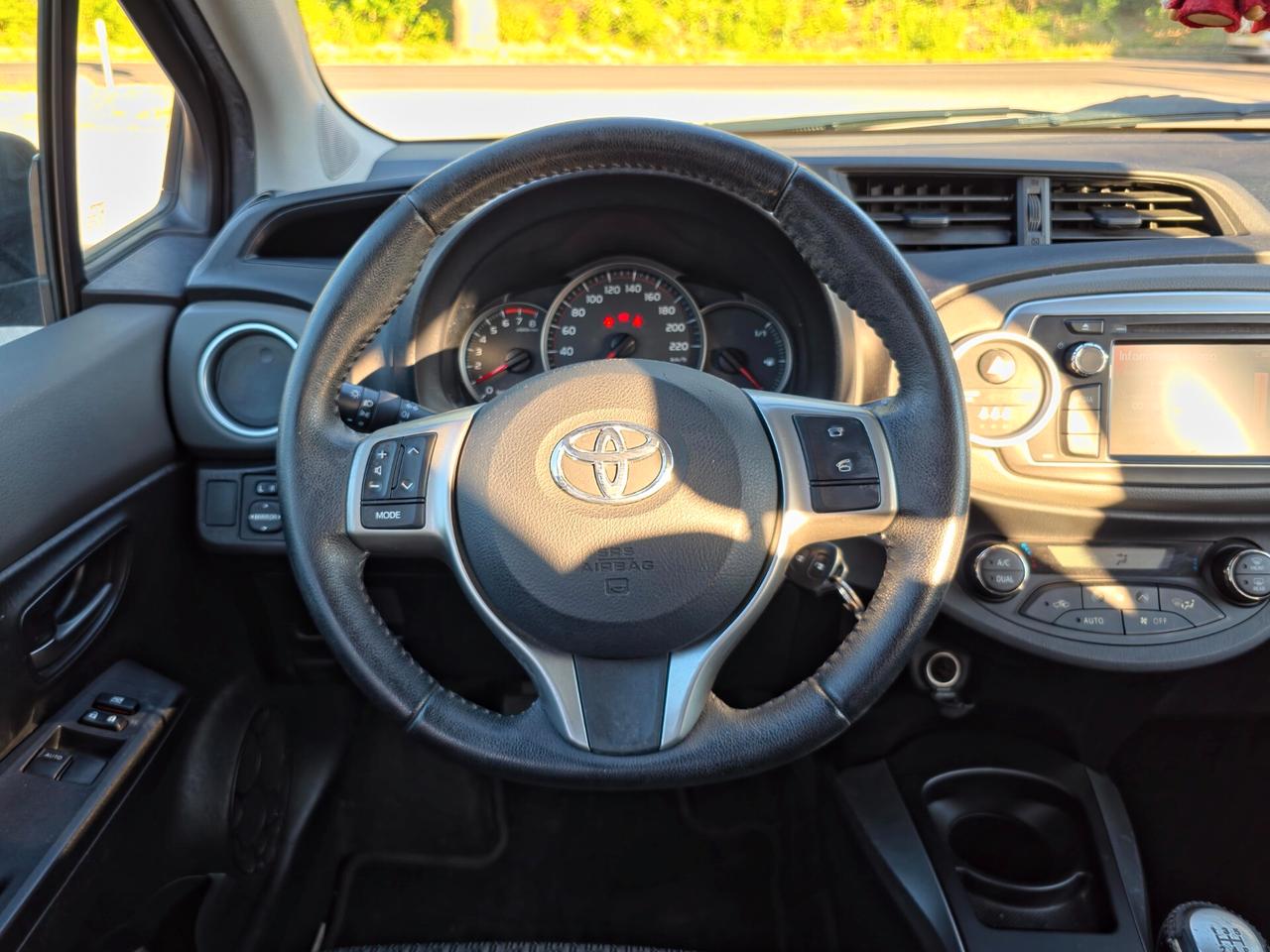 Toyota Yaris 1.0 5 porte Lounge CV-69 E5B Manuale NEO 2014