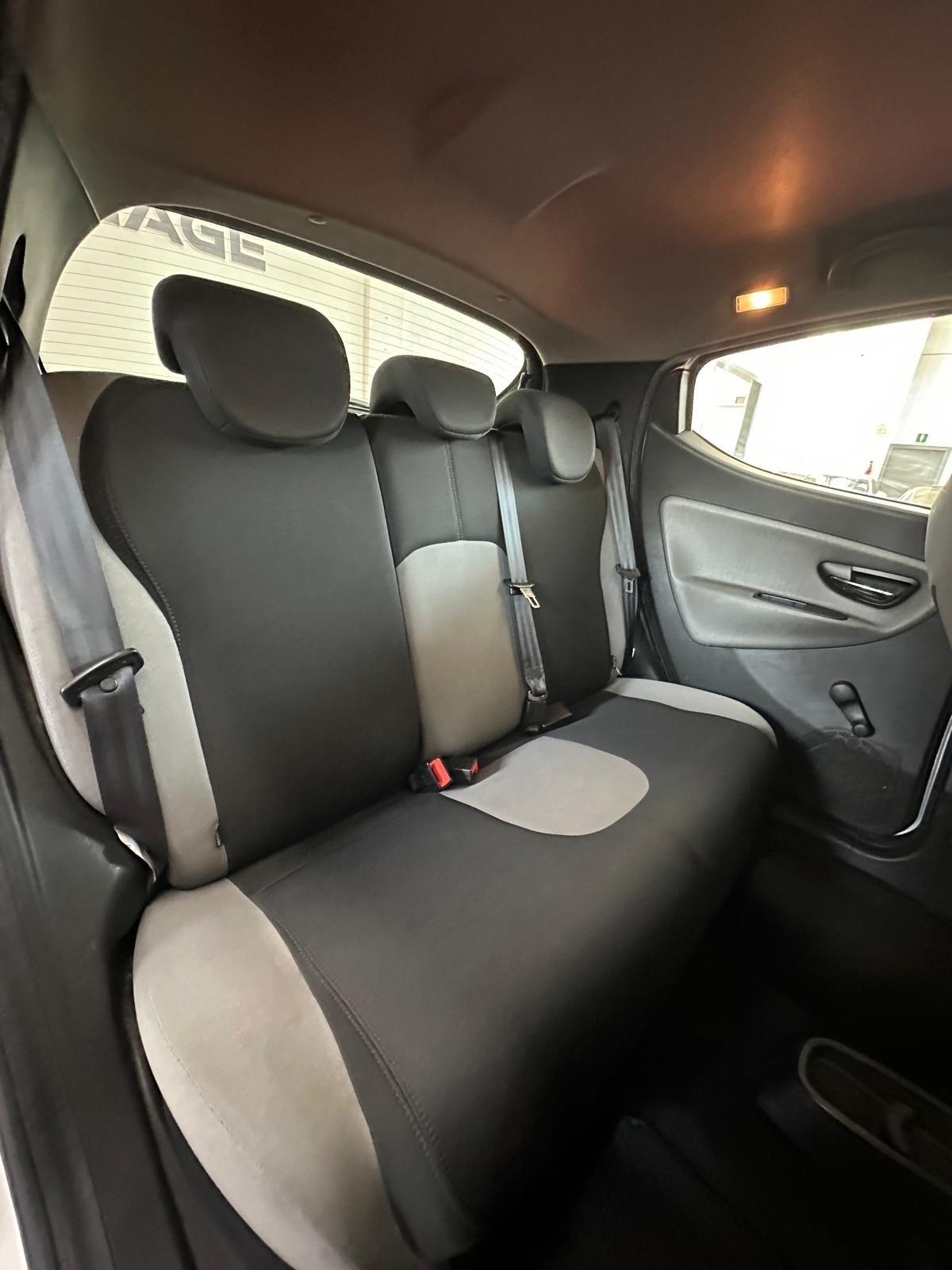 Lancia Ypsilon 1.2 69 CV 5 porte S&S Platinum