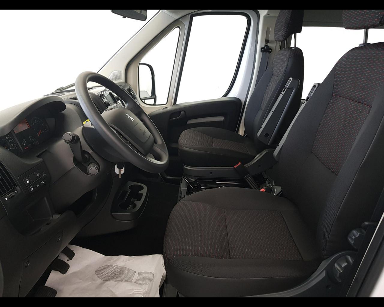 PEUGEOT Peugeot Boxer 140cv Trasporto Disabili 9 Posti con Sollevatore Doppio Braccio