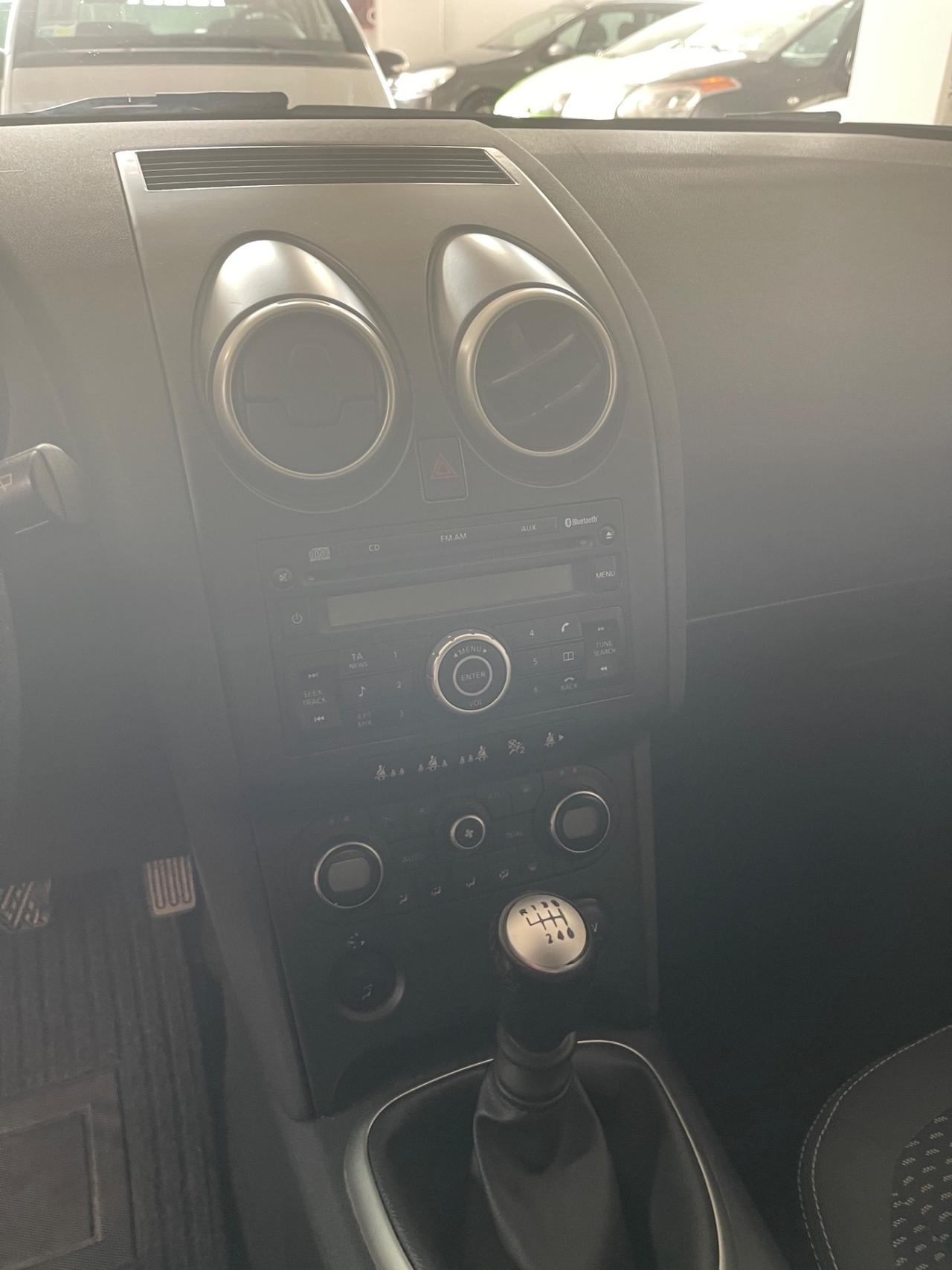 Nissan Qashqai 2.0 dCi DPF Visia 4x4