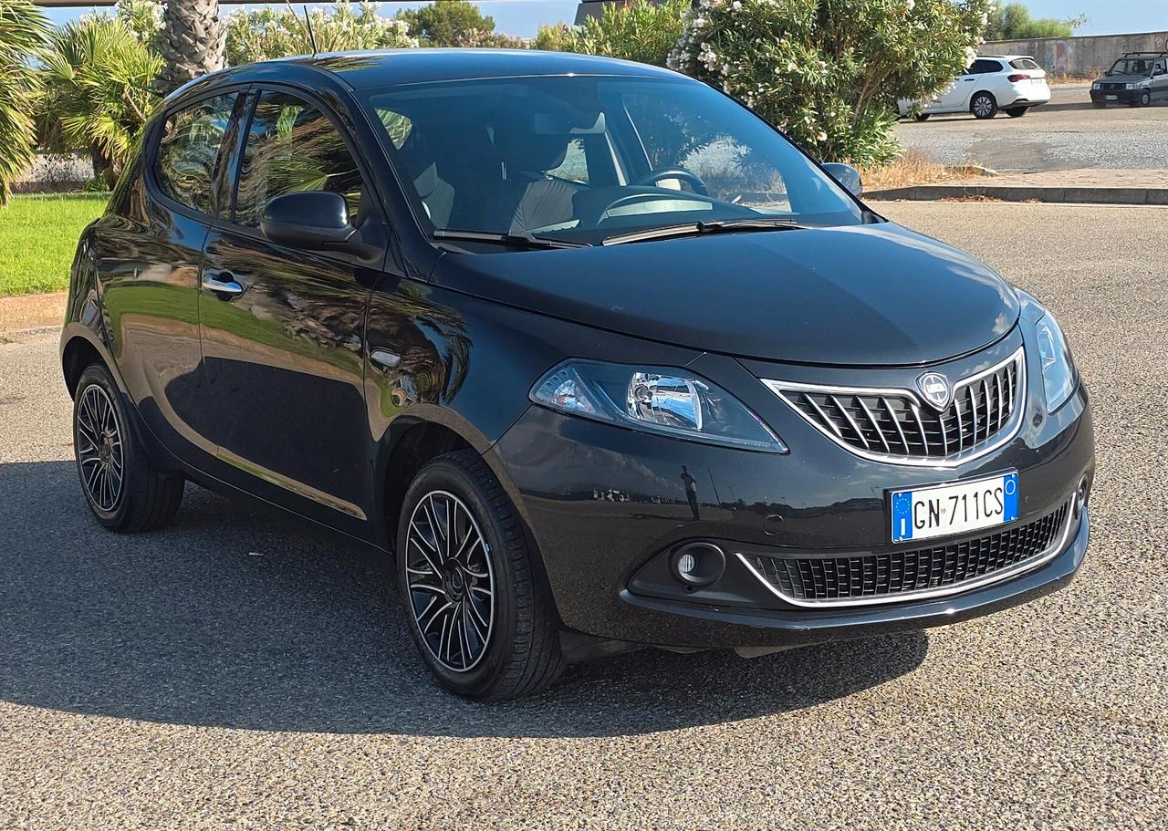 Lancia Ypsilon 1.0 FireFly 5 porte S&S Hybrid Alberta Ferretti