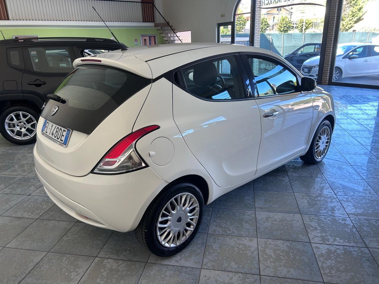 Lancia Ypsilon 1.2 69 CV 5 porte GPL Ecochic Silver