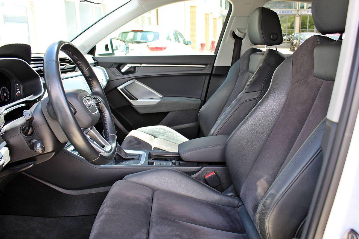 AUDI - Q3 - 35 TDI S tronic S line edition
