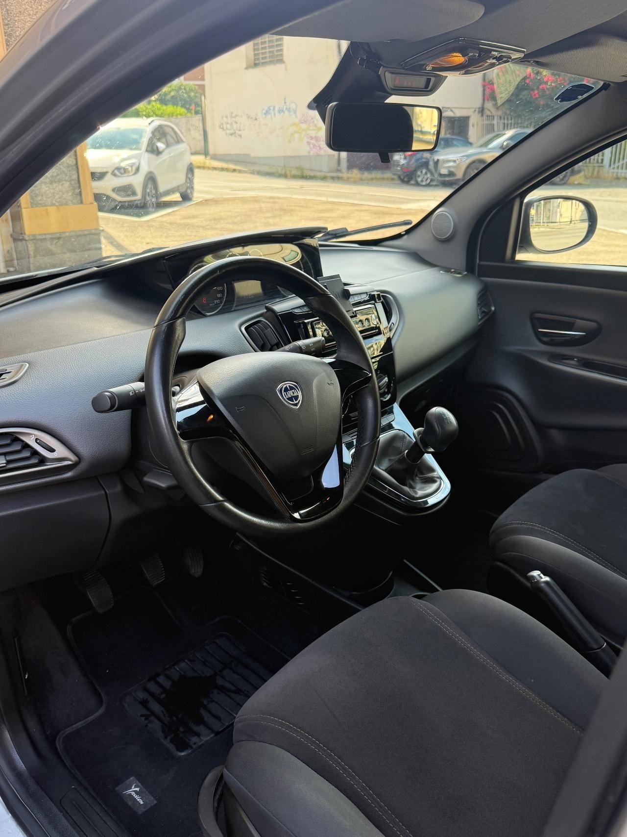 Lancia Ypsilon 1.2 69 CV 5 porte GPL Ecochic Gold