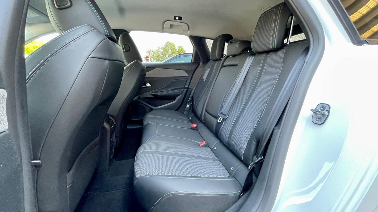 PEUGEOT 308 BLUEHDI 1.5 EAT8 ALLURE PACK 131CV - VIRTUAL COCKPIT, FULL LED, NEOPATENTATI