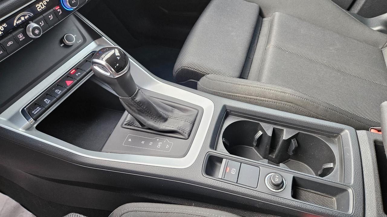 Audi Q3 35 1.5 tfsi mhev ADVANCED s-tronic SED-RISC-COCKPI