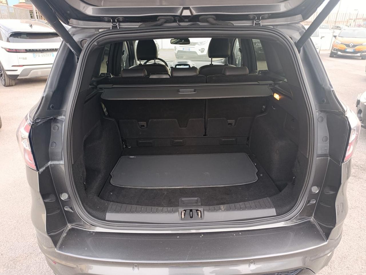 Ford Kuga 1.5 TDCI 120 CV S&S 2WD ST-Line