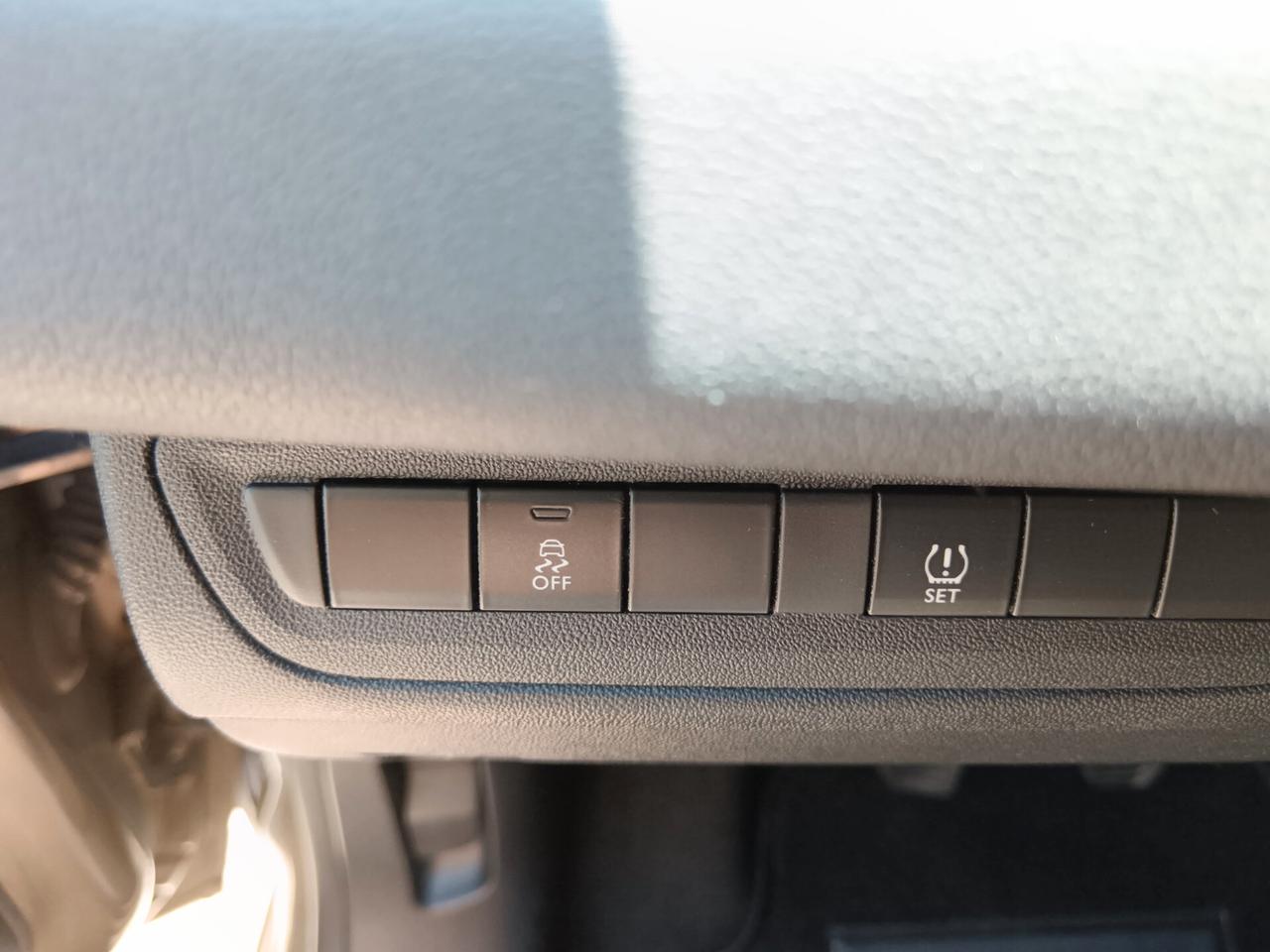 Peugeot 208 1.4 HDi 68CV 5P NEOPATENTATI