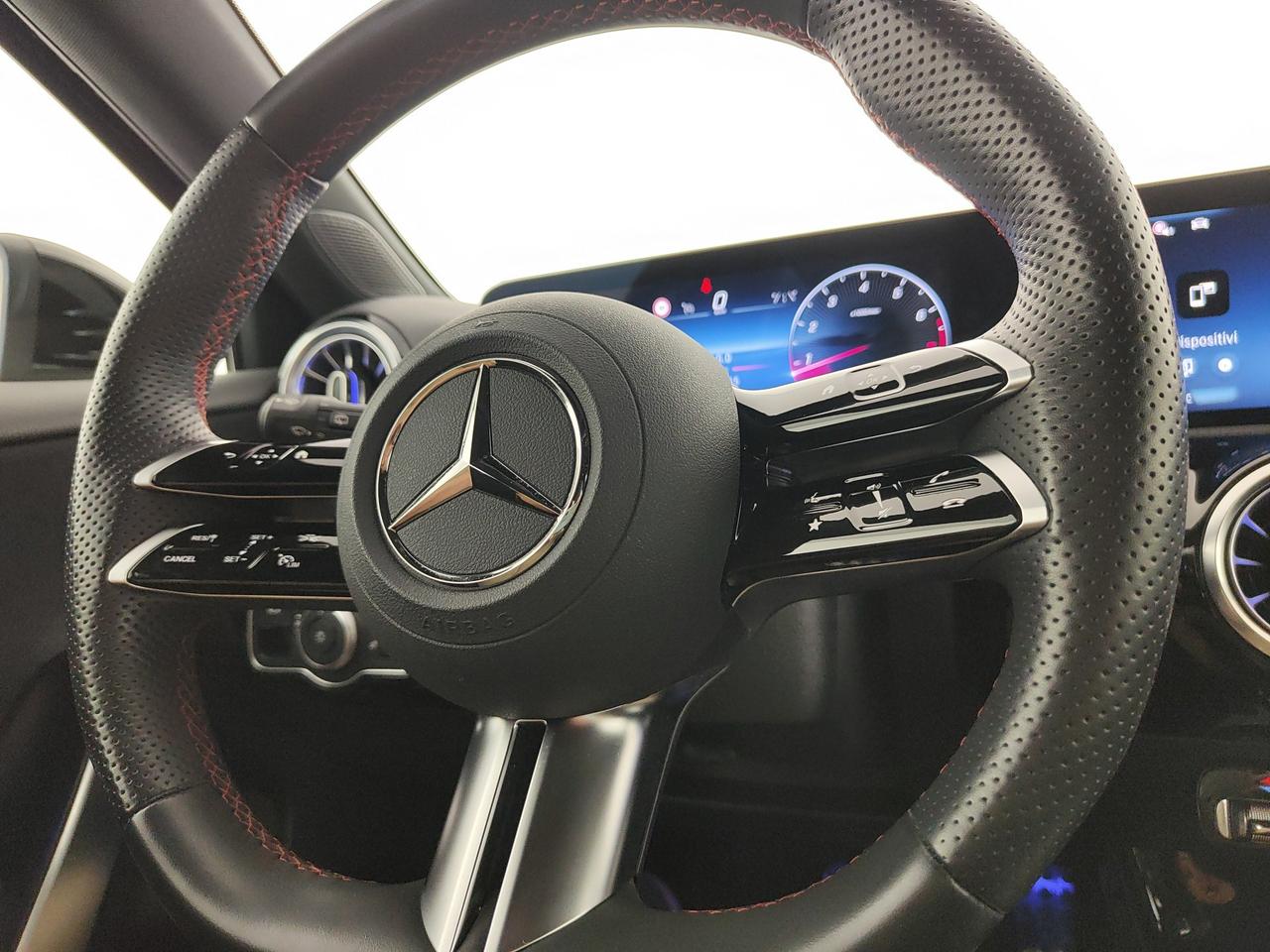 Mercedes-Benz A 180 AMG Line Advanced Plus auto