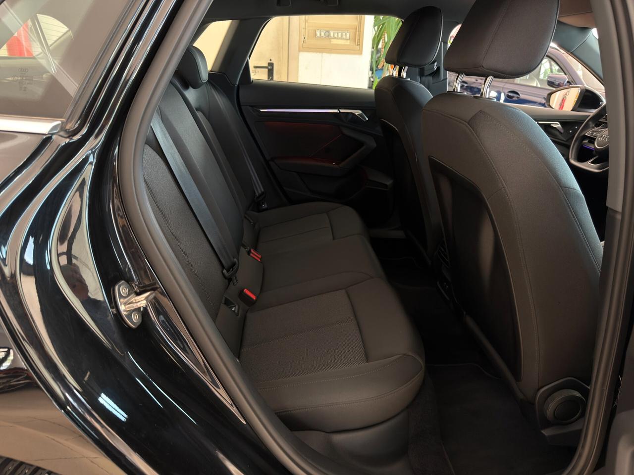 AUDI A3 S-Tronic S-Line 1.0cc 110Cv Automatica