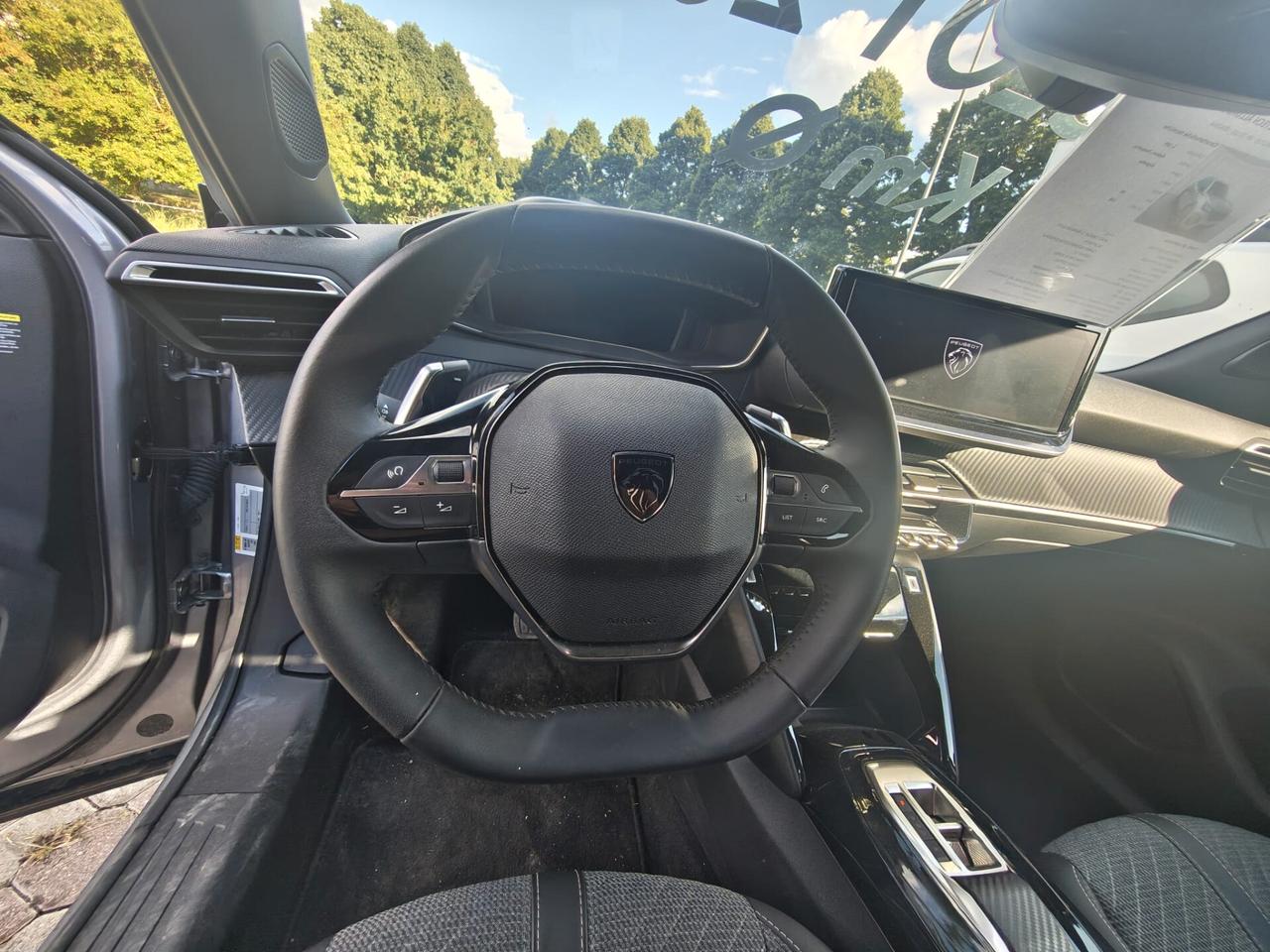 Peugeot 2008 PureTech 130 S&S EAT8 Allure