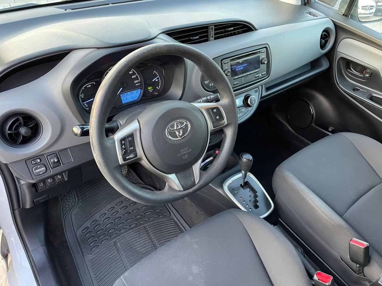 Toyota Yaris 1.5 Hybrid 5 porte Style*Autocarro N1*4 Posti*Iva Esposta