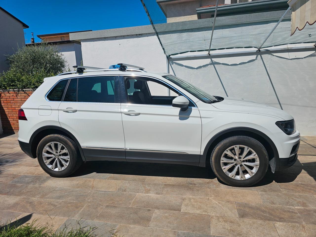 Volkswagen Tiguan 2.0 TDI SCR DSG 4MOTION Business BMT