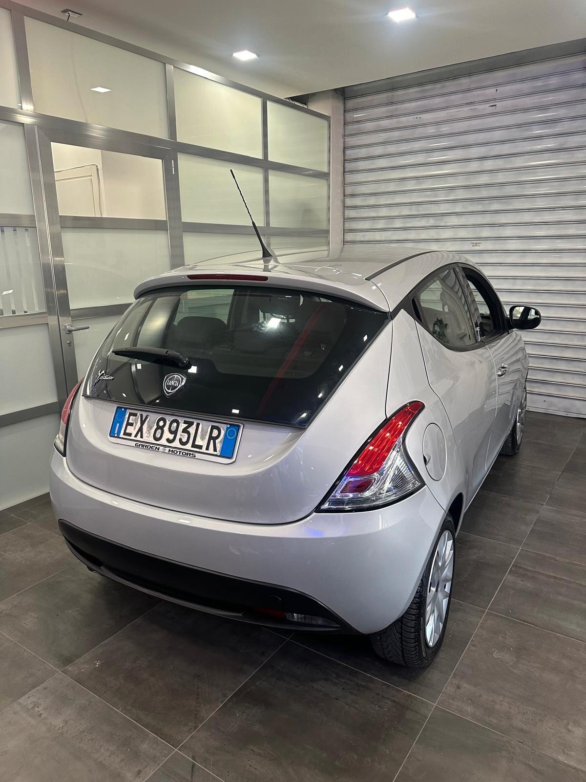 Lancia Ypsilon 1.2 69 CV 5 porte GPL Ecochic Platinum